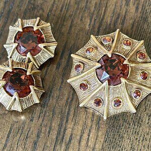 Vintage TARA brooch and clip-on earrings Goldtone with Amber/Rootbeer cabachons